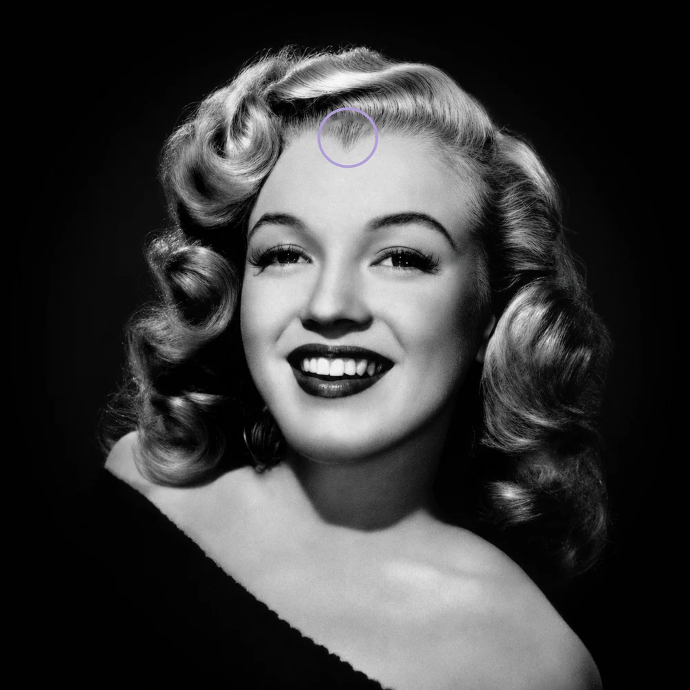 Marilyn Monroe con el pico de viuda señalado